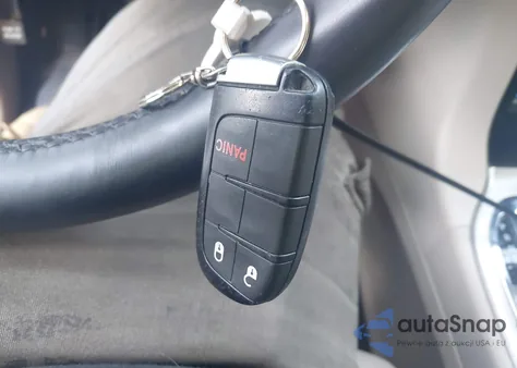 2017 Jeep Grand Cherokee Laredo 4X4 z USA, uszkodzony, nr VIN 1C4RJFAG6HC803392